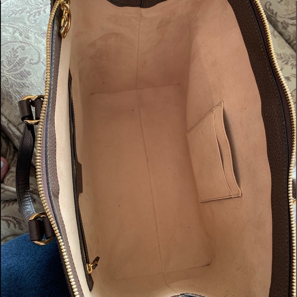 Authentic Gucci purse - Picture 1 of 8